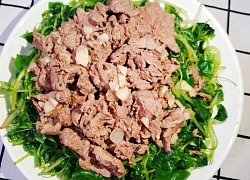 Cây dại mọc đầy vệ đường được ví như "thảo dược vàng", hái đem về làm gỏi cả nhà tranh nhau ăn