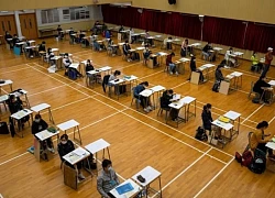 Chấn động: Nam sinh giả gái đi thi hộ, chưa hoàn thành bài thì đã bị bắt tại trận