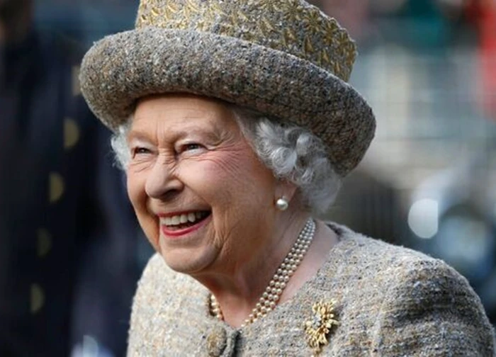 Là người đứng đầu một vương quốc, Nữ vương Elizabeth lại rất thích làm một việc nhà mà hầu hết phụ nữ đều ghét