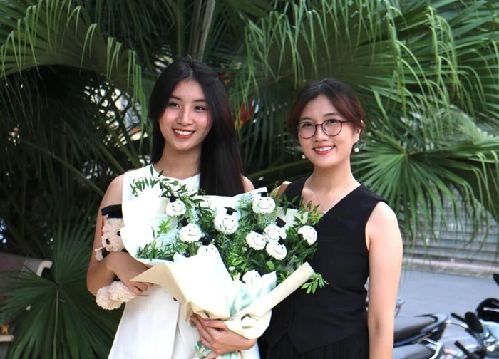 Mẹ tiến sĩ, bố kỹ sư, hai con giỏi giang: Tình yêu giúp dựng lên mái ấm