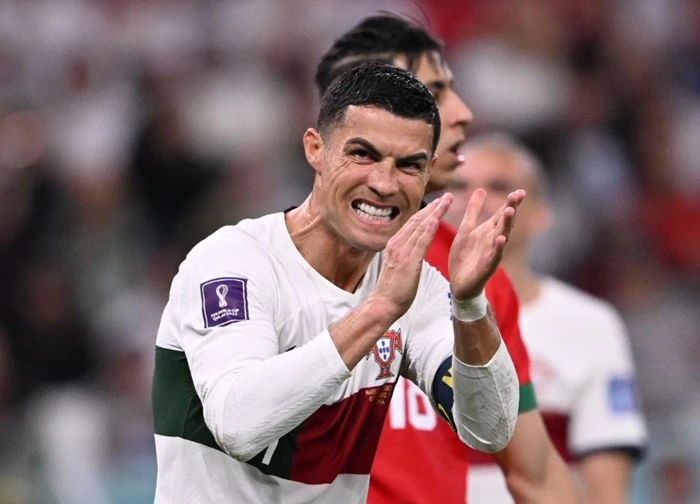 Ronaldo khẩu chiến với nhà vô địch UFC Topuria, fan chờ màn solo trên võ đài