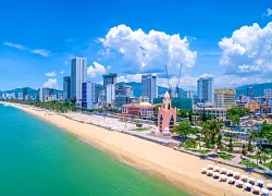 Sống chậm giữa phố biển