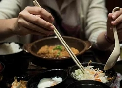2 thói quen khi ăn tối làm tăng nguy cơ ung thư dạ dày