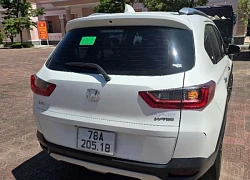 Bắt giữ lái xe ô tô du lịch dương tính với ma túy, lòi ra hai túi "hàng đá"