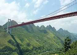 Cây cầu cao nhất thế giới ở Trung Quốc, rút ngắn quãng đường 70 phút còn 2 phút