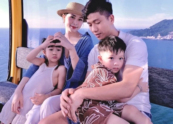 Cuộc sống thật phải "ôm đầu bất lực"phía sau hào nhoáng nhà lầu xe hơi của tiền vệ nổi tiếng và cô chủ khách sạn