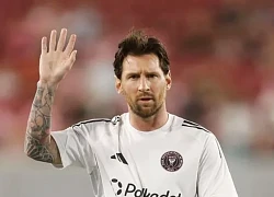 Lionel Messi bị khán giả quay lưng?