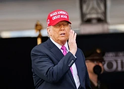 Lý do ông Trump im lặng khi Nga và Ukraine "vừa đánh, vừa đàm"