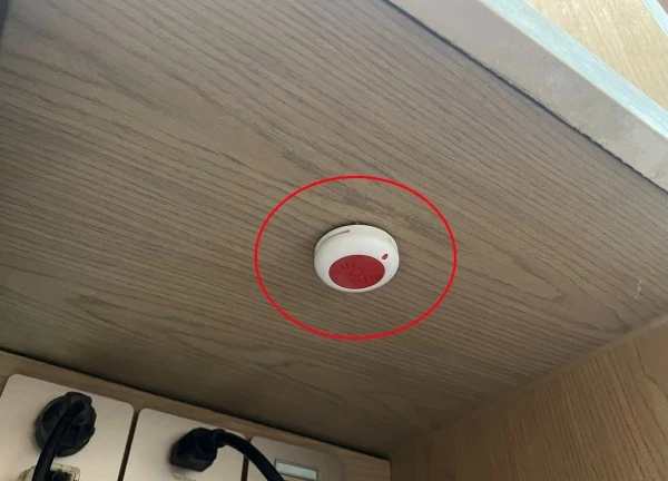 Sau các vụ cướp ngân hàng: Dưới gầm bàn của giao dịch viên có thứ gì lợi hại?