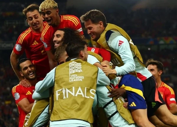 Yamal làm nên 'điều thần kỳ' trước Mbappe, Pháp nhận thống kê sốc