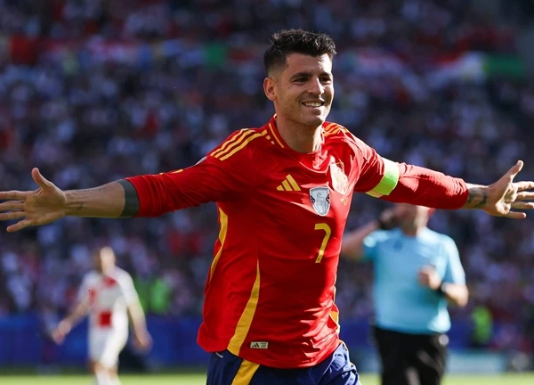 Alvaro Morata được trọng dụng bằng cách làm bù nhìn