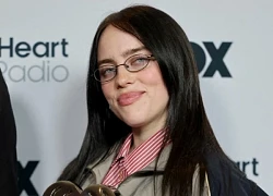 Billie Eilish và Nat Wolff công khai tình cảm