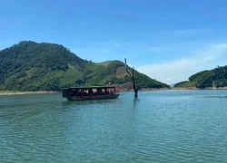 Bồng bềnh trên hồ Nước Trong