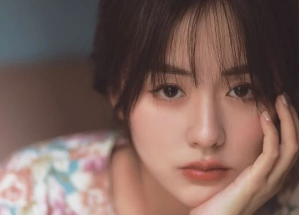 Chị chồng hay mua quà cho con trai tôi, chuyện đến tai bố chồng, ông gọi điện cảnh cáo tôi đừng có thấy con gái ông giàu có mà lợi dụng