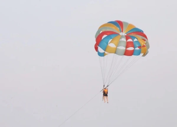 Đà Nẵng: Nhiều điểm du lịch nườm nượp khách