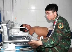 Khánh Hòa: Cấp cứu kịp thời cho ngư dân bị viêm ruột thừa trên biển