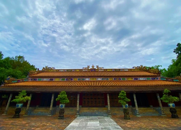 Thăm Tư Lăng, nơi yên nghỉ của vị vua thứ 9 triều Nguyễn