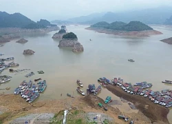 Mực nước tụt 40m, hồ Hòa Bình xuất hiện khung cảnh chưa từng thấy