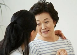 Ngày sinh con, tôi rơi nước mắt khi phát hiện một bí mật về mẹ kế