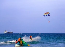 Nghìn người kéo nhau tắm biển giải nhiệt ở Đà Nẵng