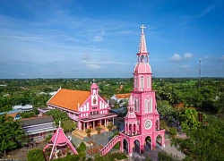 Nhà thờ màu hồng nổi bật giữa miệt vườn sông nước Vĩnh Long