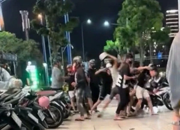 TP.HCM: Gần 10 người hành hung 1 thiếu niên trong khu đô thị Sala