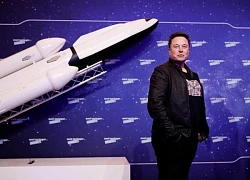 Tỷ phú Musk dọa làm tê liệt chương trình không gian của Mỹ