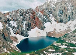 16 giờ chinh phục Eshenkul hồ nước vắng bóng du khách ở Kyrgyzstan