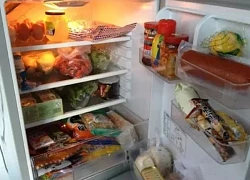 2 thứ này để ở góc bếp còn tốt hơn đặt trên cửa tủ lạnh nhưng gia đình nào cũng làm sai