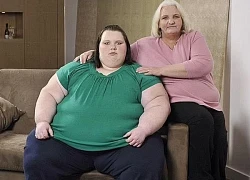 Bi kịch của cô gái Anh nặng 400 kg, phải ra ngoài bằng cần cẩu