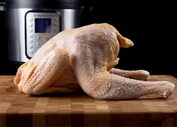 Cách luộc gà không cần nước cực nhanh bằng nồi áp suất