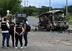 Colombia xảy ra loạt vụ tấn công bằng súng và bom