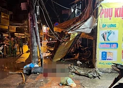 Hai xe máy lao lên vỉa hè sau tiếng truy hô "cướp", 2 người tử vong ở TPHCM