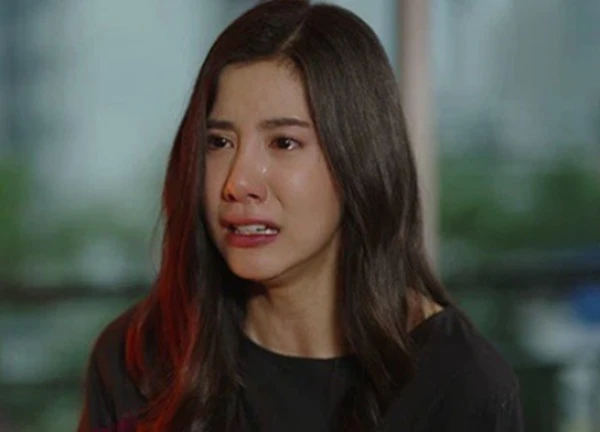 Nửa đêm dậy uống nước, tôi sốc đến tê dại vì thỏa thuận của bố mẹ chồng, hiểu ra vì sao chồng kiếm tiền giỏi thế