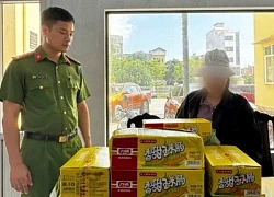Phát hiện 12 thùng xúc xích không rõ nguồn gốc tại chợ Ka Long