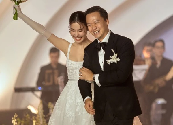 Sao nữ Vbiz được cầu hôn ở độ cao 900m: Từng rạn nứt vì yêu xa, giữ kín 1 thông tin trong suốt 7 tháng