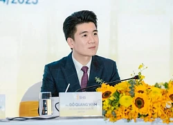Thiếu gia nhà bầu Hiển khoe body vạm vỡ, vừa làm chủ tịch, vừa làm bố đơn thân mà visual vẫn đỉnh cỡ này