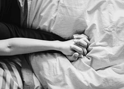 Trật khớp quai hàm, không thể há miệng do gặp nạn khi làm 'chuyện ấy'
