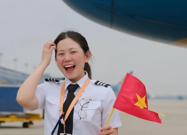 3 cơ trưởng, cơ phó U35 gây chú ý trên mạng xã hội