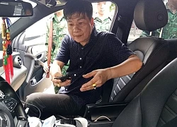 Bắt giữ đối tượng lái xe sang, mang súng và ma túy định 'chuồn' qua biên giới