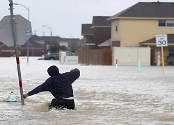 Lũ lụt tại Texas làm ít nhất 10 người tử vong