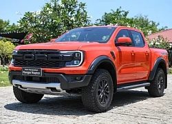Ford Ranger 'kéo' nhóm bán tải đi xuống dù vẫn vững ngôi đầu