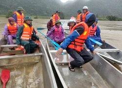 Hai chị em đi bắt ếch bị lũ cuốn, mới tìm thấy thi thể người em