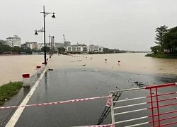 Huế: Mưa lớn, nước sông dâng cao, nhiều nơi ngập lụt giữa mùa hè
