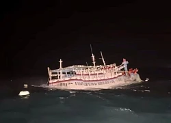 Liên tục xảy ra 2 vụ chìm tàu trên biển, 13 lao động được cứu vớt an toàn