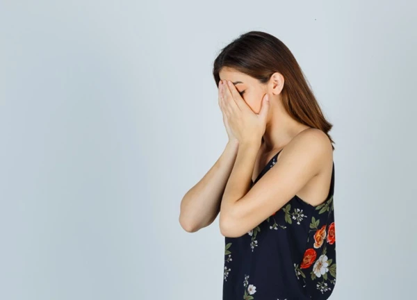 Ngoại tình với anh trai của bạn thân, tôi tự dằn vặt nhưng không thể thoát ra