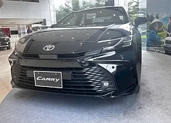 Nhiều đại lý giảm tới 100 triệu đồng cho Toyota Camry