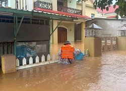 Những hình ảnh thắm tình quân dân trong đợt mưa lũ bất thường giữa mùa hè
