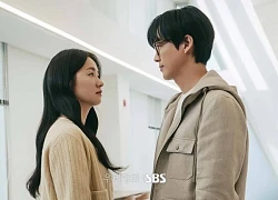 Phim ngôn tình ngược tâm khiến khán giả khóc trôi sông lạc chợ, 10 năm qua chưa từng thấy nữ chính dịu keo như thế