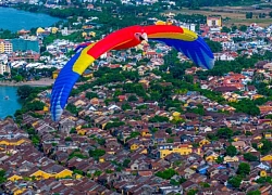 Tôi lần đầu bay dù lượn ngắm phố cổ Hội An
